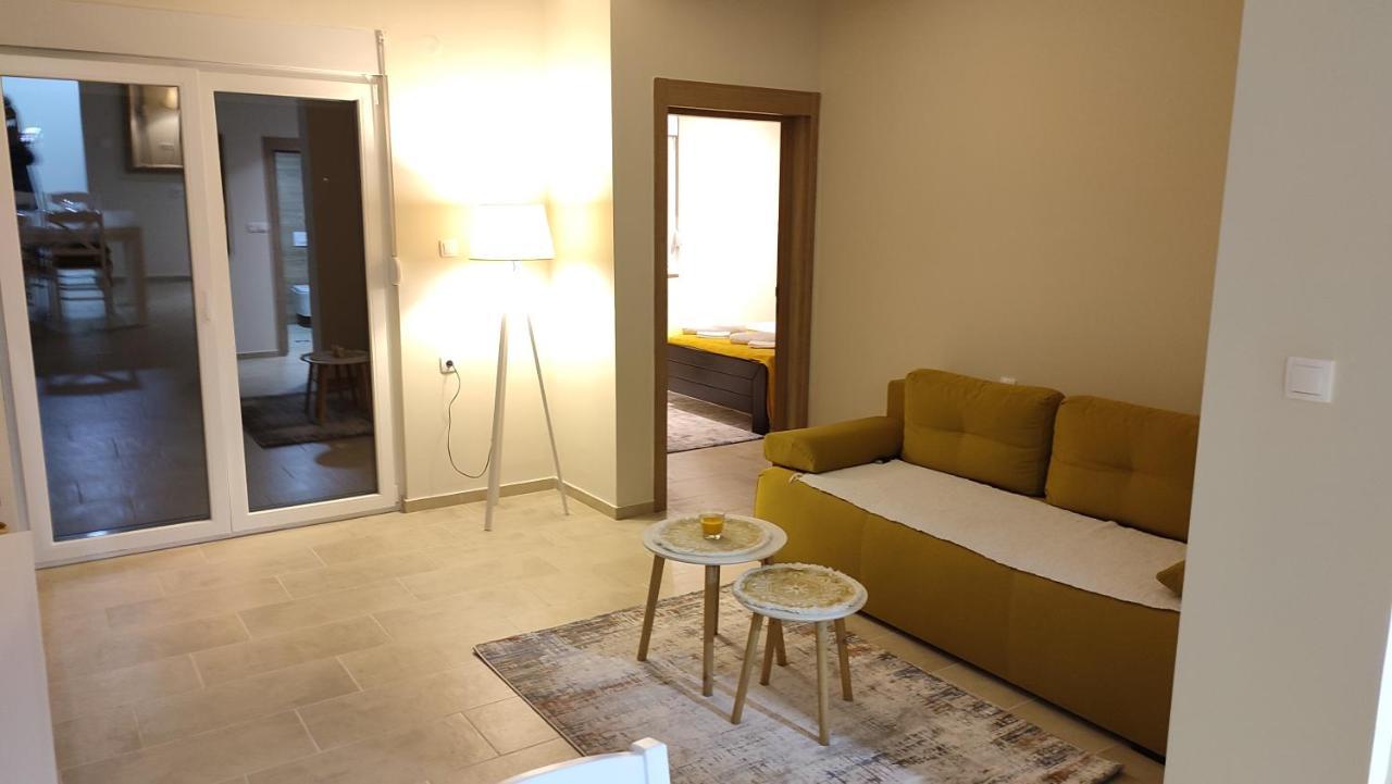 Apartman Front Šid Buitenkant foto
