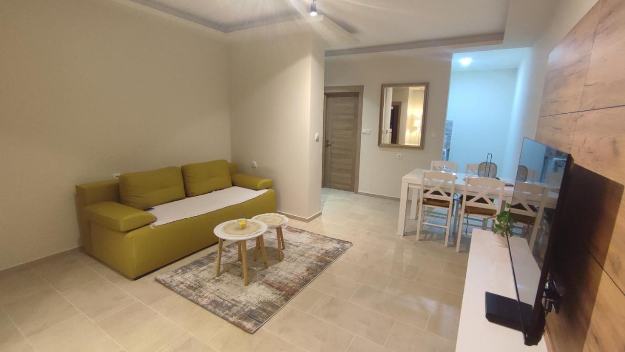 Apartman Front Šid Buitenkant foto